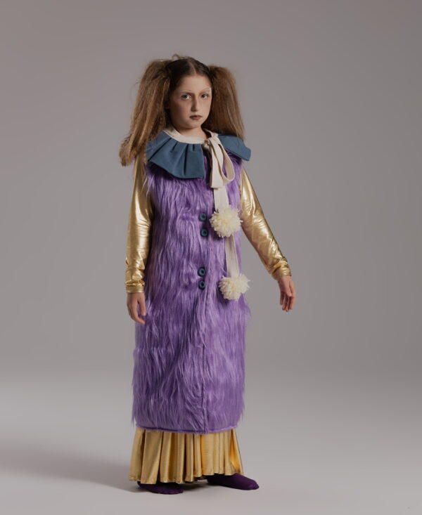 Sleeveless faux-fur coat